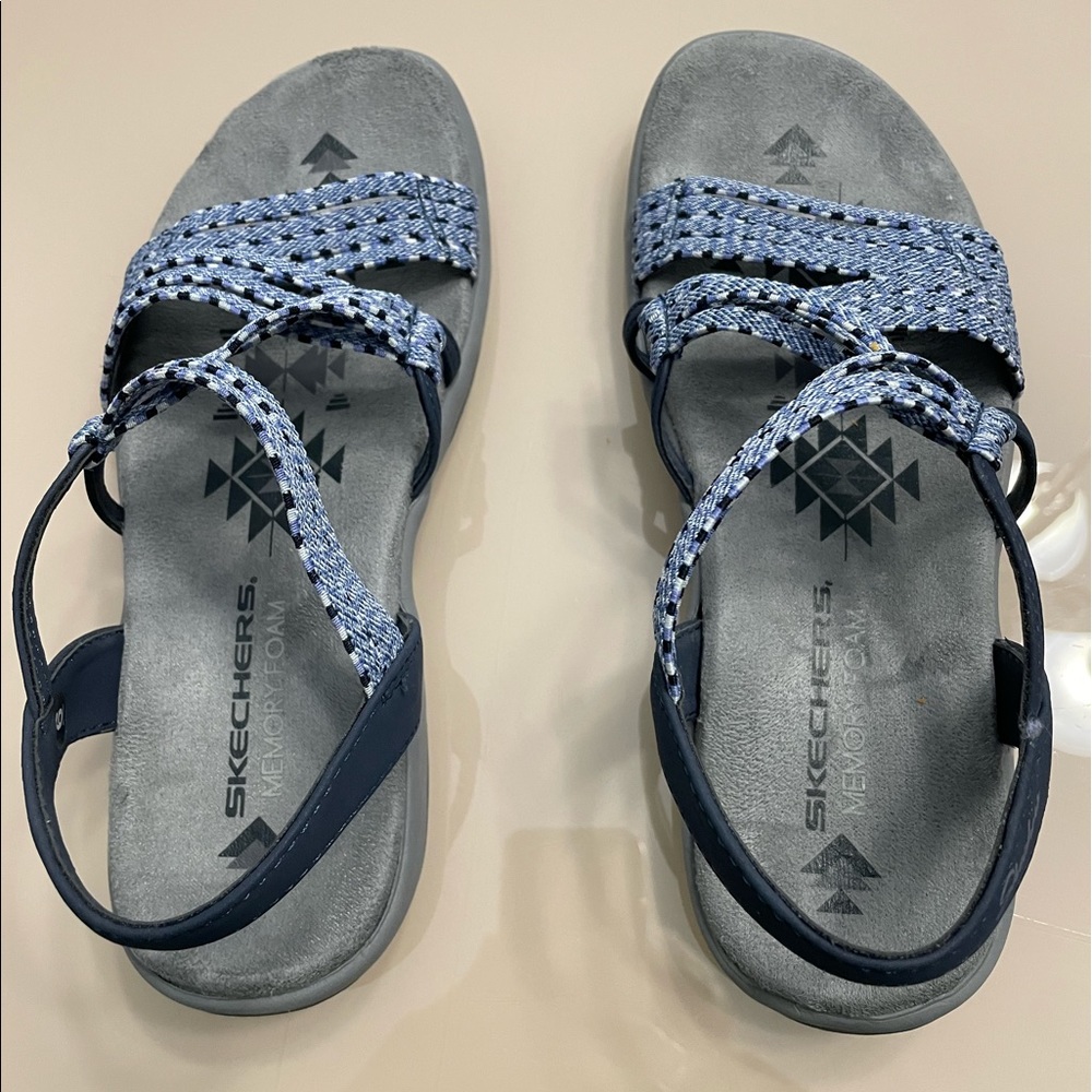 Sketchers memory foam sandals